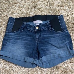 Isabel maternity shorts